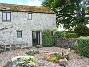 Self catering breaks at The Cottage in Peak Forest, Derbyshire