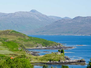 Self catering breaks at Nevis View in Teangue, Isle of Skye