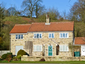 Self catering breaks at Cote Ghyll Cottage in Osmotherley, North Yorkshire