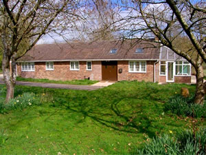 Self catering breaks at Elm Grove in Orcheston, Wiltshire