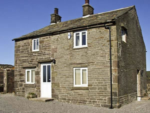 Self catering breaks at New Cottage Farm in Buxton, Derbyshire