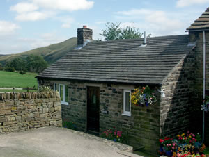 Self catering breaks at Hathaway Cottage in Edale, Derbyshire
