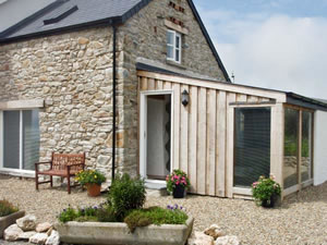 Self catering breaks at Y Cwtch in Newport, Pembrokeshire