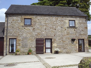 Self catering breaks at Shay Side Barn in Warslow, Derbyshire