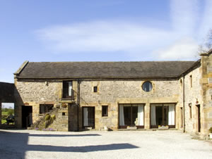 Self catering breaks at West Cawlow Barn in Hulme End, Derbyshire