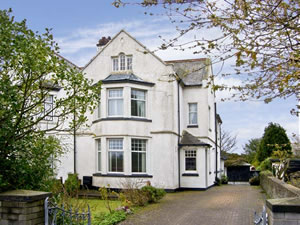 Self catering breaks at Llwyndy in Amlwch, Isle of Anglesey