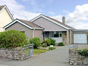 Self catering breaks at Seibiant in Moelfre, Isle of Anglesey