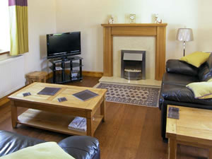 Self catering breaks at Bwthyn Trecoed in St Clears, Dyfed