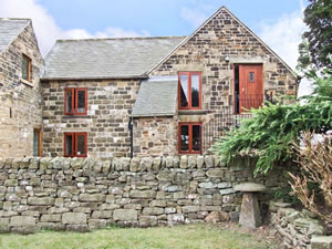 Self catering breaks at Phoenix Loft in Dronfield, Derbyshire