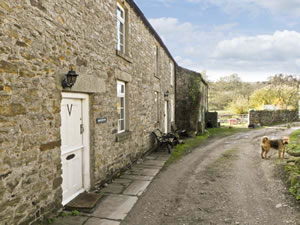 Self catering breaks at Arklehurst in Langthwaite, North Yorkshire