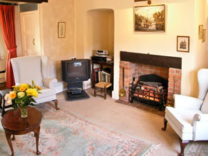 Self catering breaks at Linden Lea in Child Okeford, Dorset