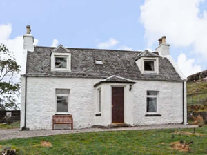 Self catering breaks at The Ghillies Cottage in Dunvegan, Isle of Skye