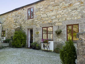 Self catering breaks at Poldark Cottage in Helston, Cornwall