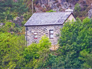 Self catering breaks at Penllwyn in Tanygrisiau, Gwynedd