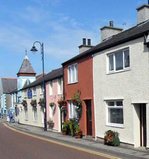 Self catering breaks at Pebble Cottage in Cemaes Bay, Isle of Anglesey