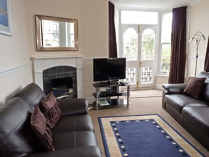 Self catering breaks at 2 The Villa in Ilfracombe, Devon