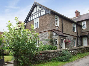 Self catering breaks at Cornbrook House in Ashford-in-the-Water, Derbyshire