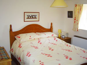 Self catering breaks at Hobsons Cottage in Fremington, North Yorkshire