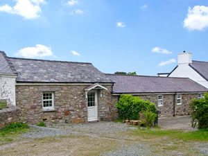 Self catering breaks at Tyn y Mynydd in Moelfre, Isle of Anglesey