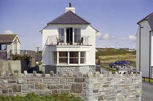 Self catering breaks at Porth House in Trearddur Bay, Gwynedd