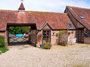 Self catering breaks at Mulberry Cottage in Duntish, Dorset