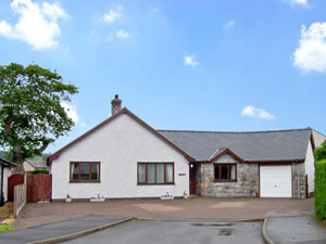 Self catering breaks at Bryn Llan in Bala, Gwynedd