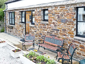 Self catering breaks at Elm Cottage in Goonhavern, Cornwall