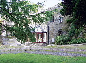 Self catering breaks at The Woodland Lodge in Burton-In-Lonsdale, North Yorkshire