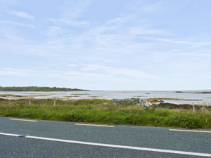 Self catering breaks at Ti Sonny in Carna, County Galway