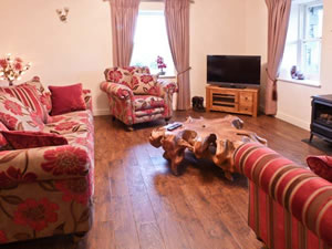 Self catering breaks at Standing Stones Cottage in Kirksanton, Cumbria