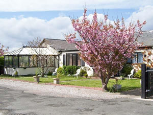 Self catering breaks at Beach Bungalow in Rhyl, Denbighshire