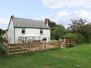Self catering breaks at Bramley House in Little Hereford, Herefordshire