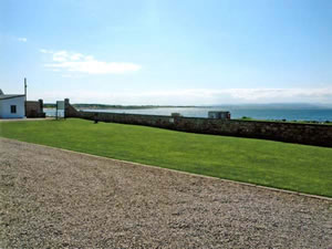 Self catering breaks at Dolphin View in Portmahomack, Ross-shire
