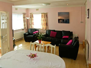 Self catering breaks at Tully Cottage in Tully, County Galway
