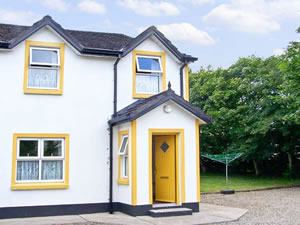Self catering breaks at Riverbank Cottage in Scarriff, County Clare