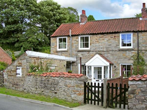 Self catering breaks at Pound Cottage in Kirkbymoorside, North Yorkshire