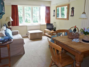 Self catering breaks at Kestrel Lodge in East Anstey, Devon