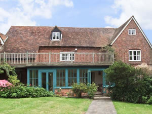 Self catering breaks at The Farmhouse in Newent, Gloucestershire