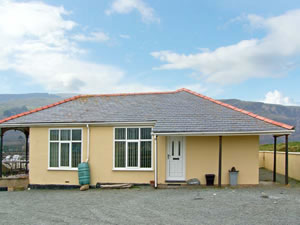 Self catering breaks at Sea Crest in Fairbourne, Gwynedd