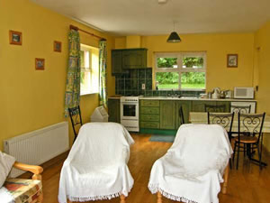 Self catering breaks at Bluebell Cottage in Kilcummin, County Kerry