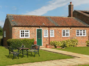 Self catering breaks at Waggoners Cottage in Bridlington, North Yorkshire