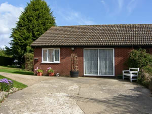 Self catering breaks at The Bungalow in Bentley, Suffolk