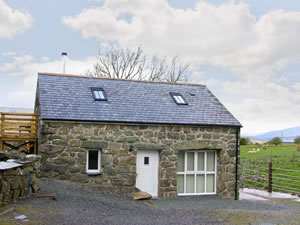 Self catering breaks at Hendre Cottage in Trawsfynydd, Gwynedd