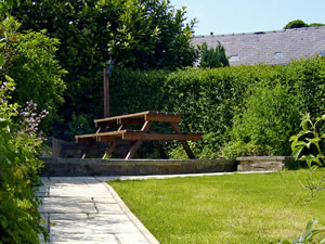 Self catering breaks at Stoneycroft in Tideswell, Derbyshire