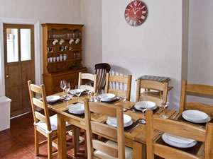 Self catering breaks at Lynton in Tideswell, Derbyshire