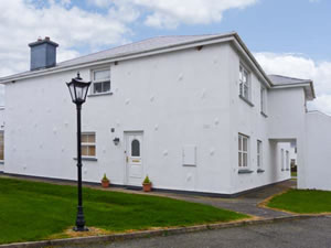 Self catering breaks at 11 Castle Gardens in St Helens Bay, County Wexford