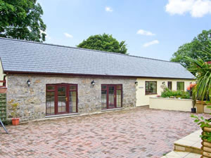 Self catering breaks at Castell Cottage in Benllech, Gwynedd