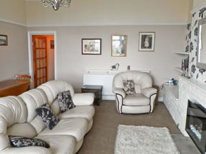 Self catering breaks at Bay View Apartment in Hornsea, East Yorkshire