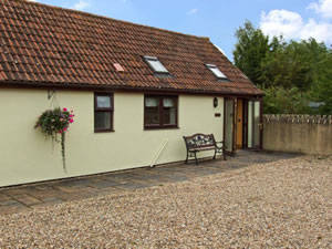 Self catering breaks at Oak Cottage in Leigh, Wiltshire