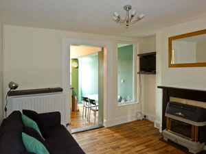 Self catering breaks at Middle Cottage in Ryde, Isle of Wight
